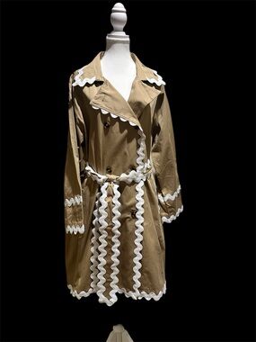 Aura Tan Trench Coat with White Wavy Trim -BRAND NEW! NEVER WORN!